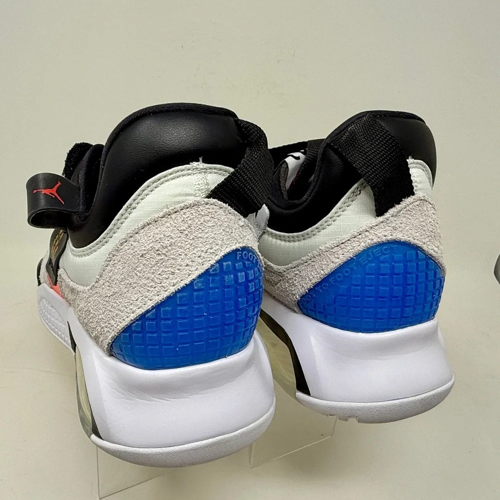 Nike Air Jordan MA2 (CV8122‑101) Sneakers Mens Size 8.5 White Black Shoes Rugged
